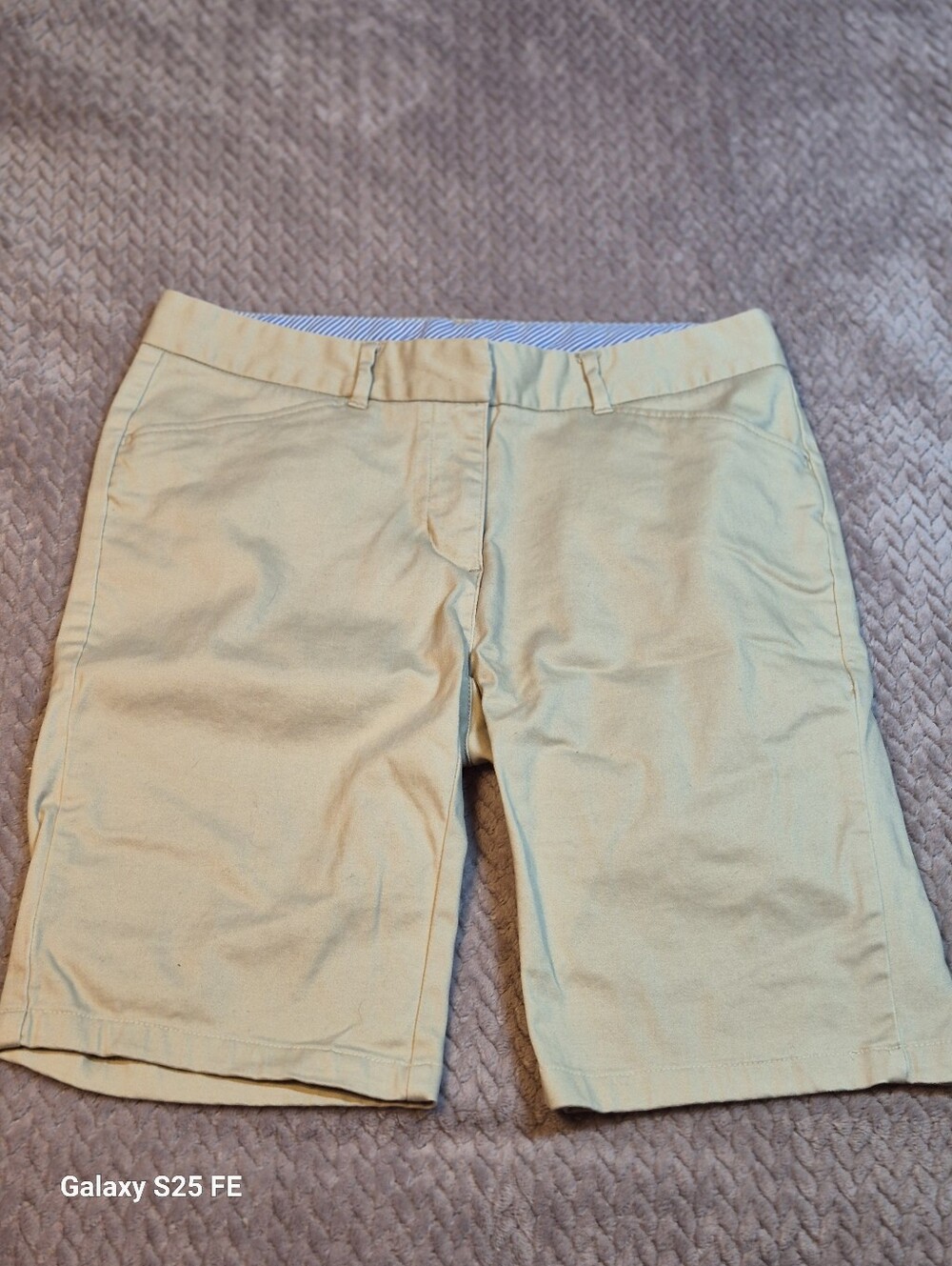 Tommy Hilfiger Women's Bermuda Shorts, Khaki, Size 2, Like New